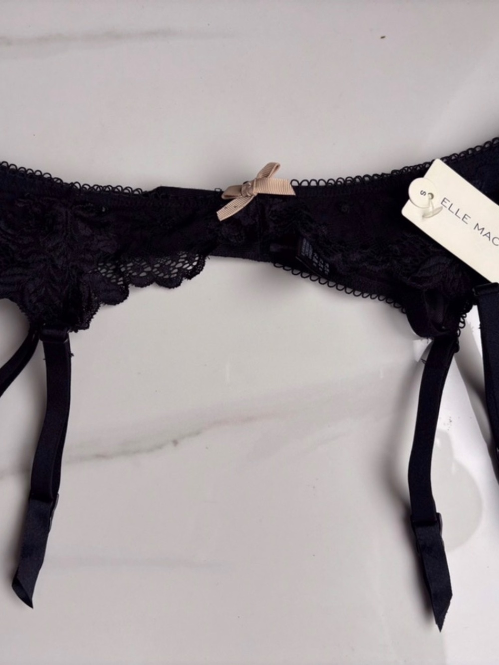 NWT Elle MacPherson Intimates Lace Suspenders Belt Black Size Small